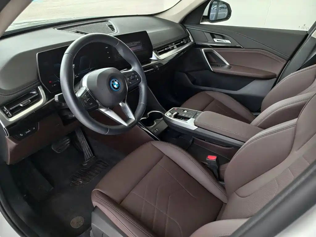 BMW iX1 — миниатюра 6