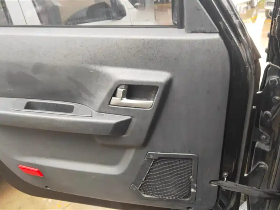 BAIC BJ40 2016 40L 2.0T MT Luxury