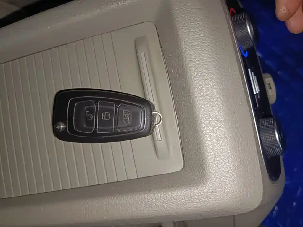 Ford Tourneo — миниатюра 9