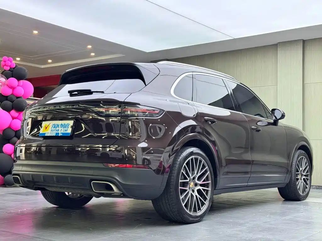 Porsche Cayenne — миниатюра 4
