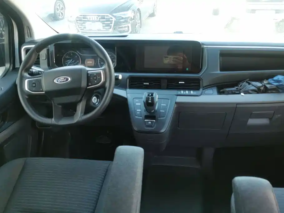 Ford Transit — миниатюра 12