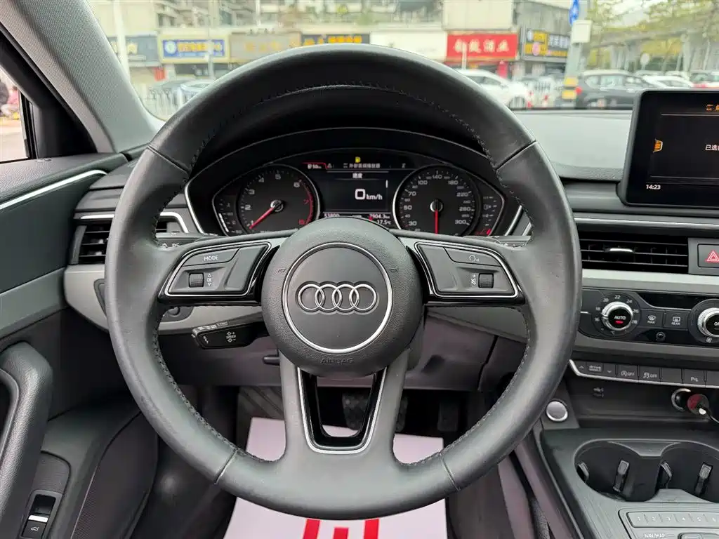 AUDI A4L