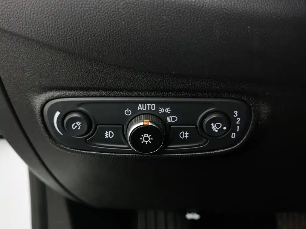 Chevrolet Equinox — миниатюра 21