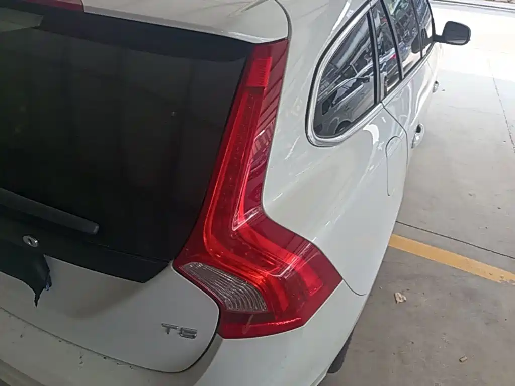 Volvo V60 — миниатюра 8