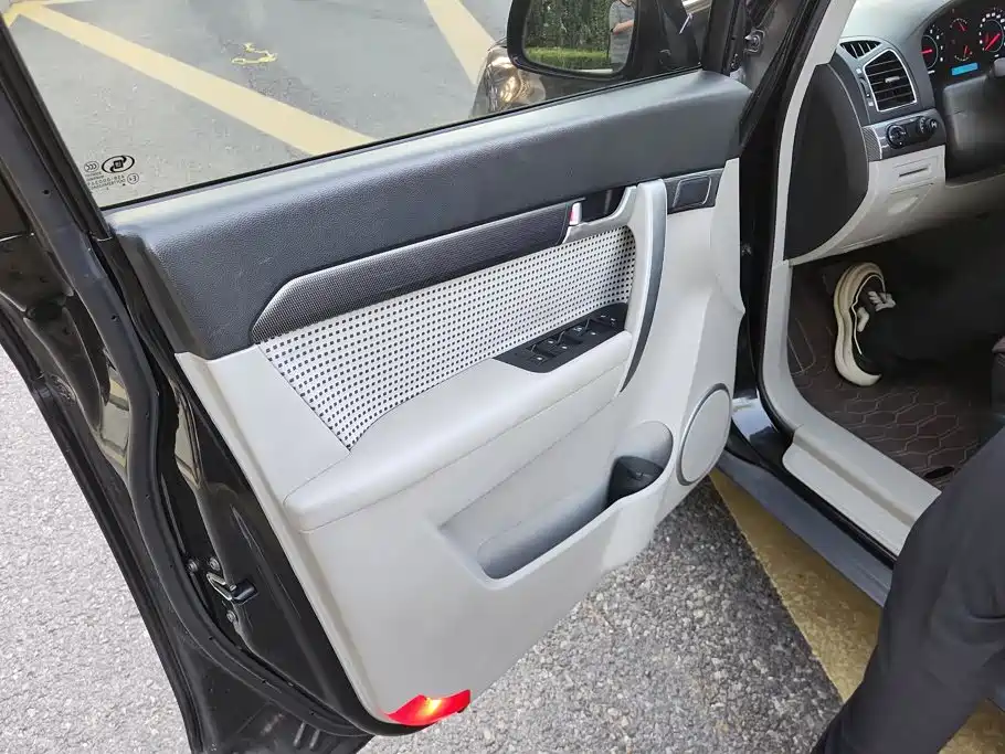 Chevrolet Captiva — миниатюра 7