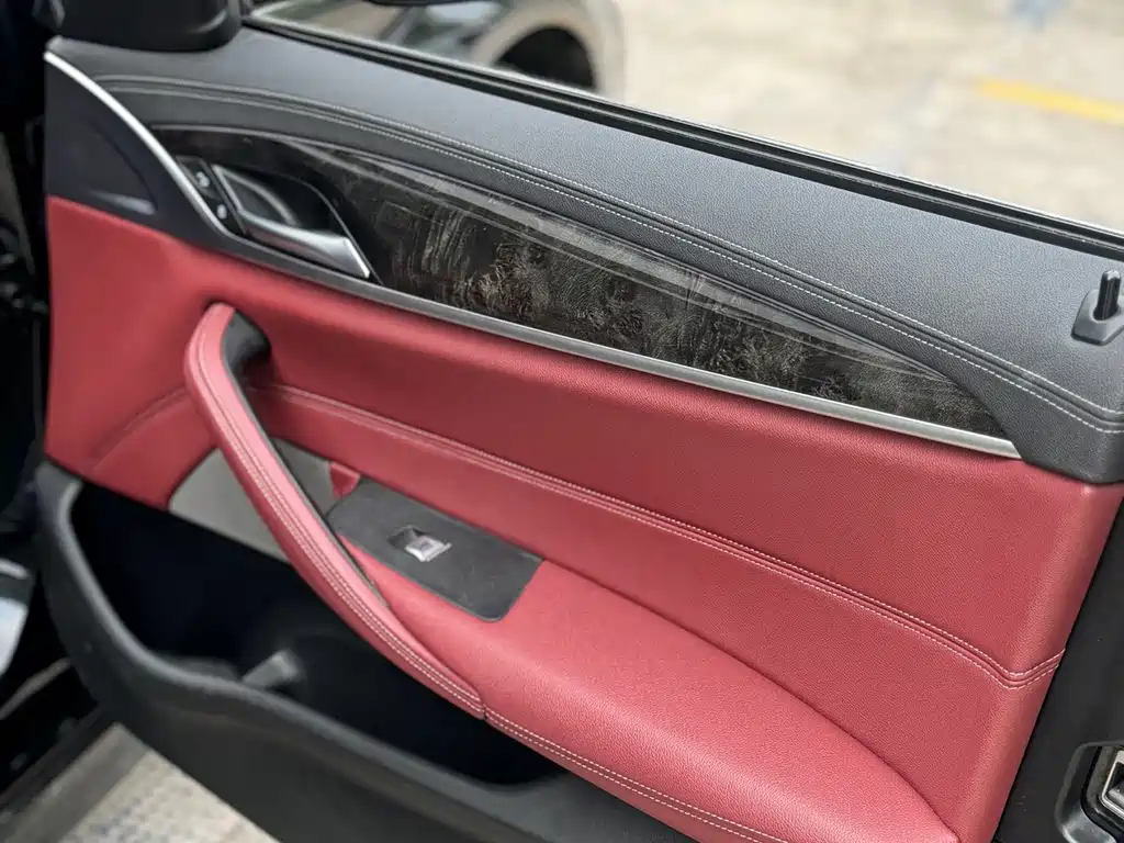 BMW 5 Series — миниатюра 14