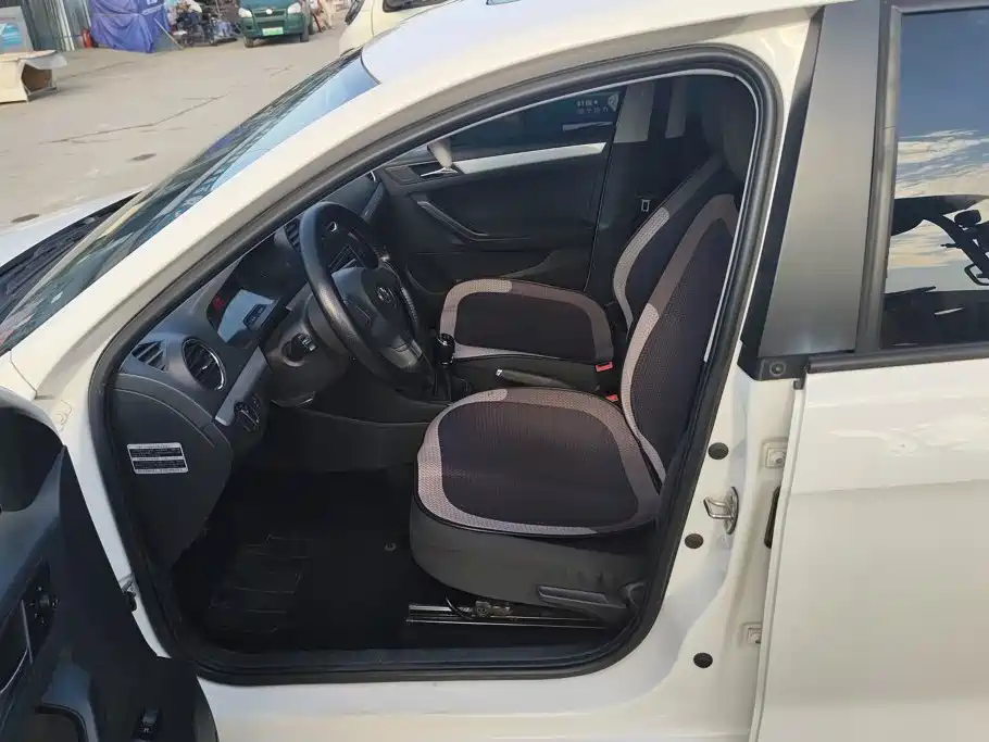 Volkswagen Jetta — миниатюра 9