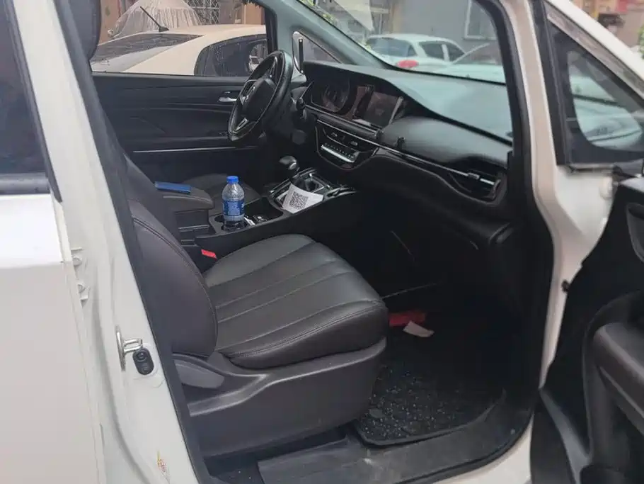 GAC Motor Trumpchi M6 — миниатюра 8