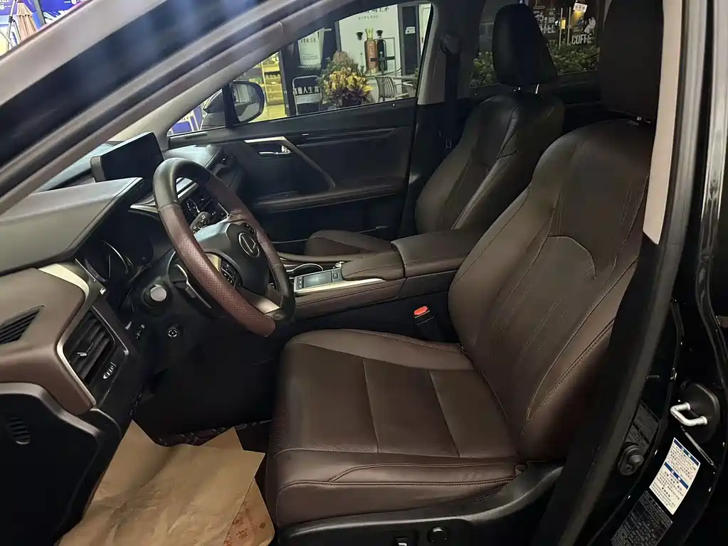 Lexus RX — миниатюра 5