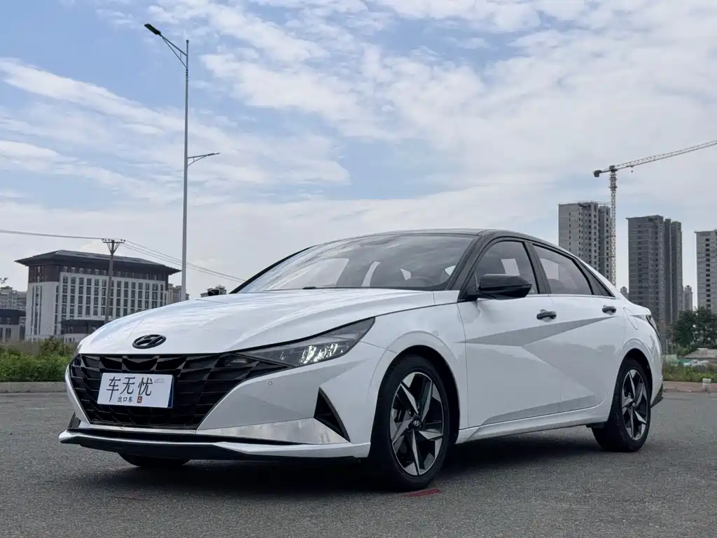 Hyundai Elantra 2022 1.5L CVT LUX Luxury