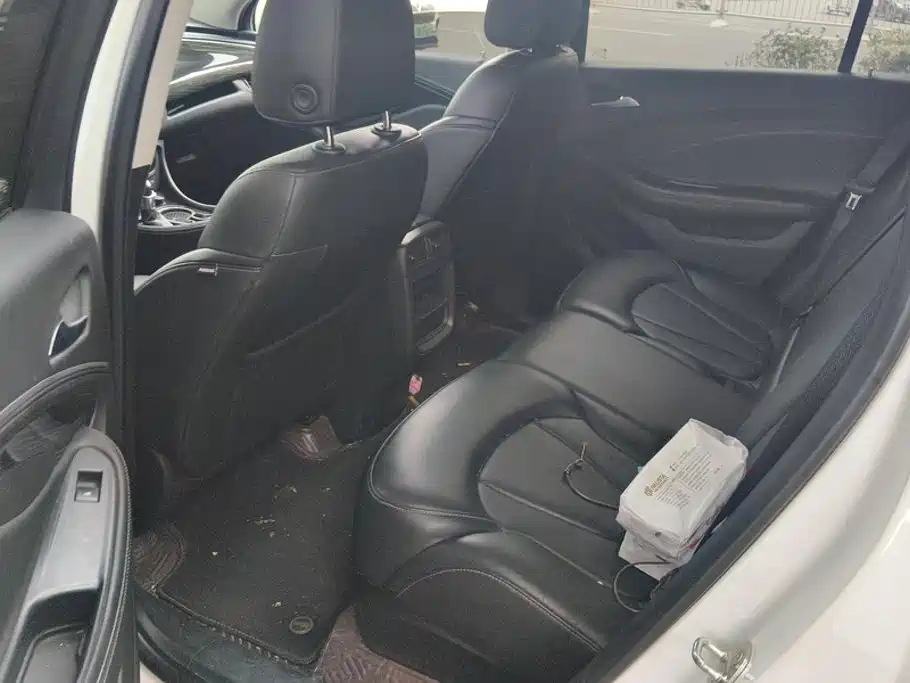Buick Envision Plus — миниатюра 11