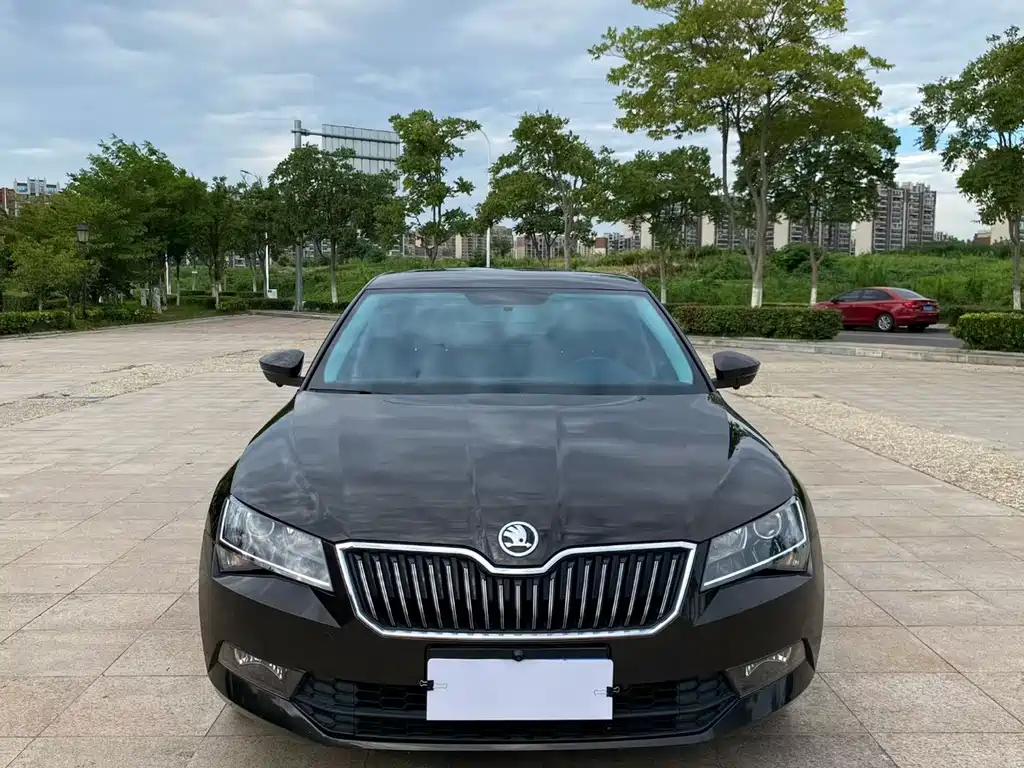 Skoda Superb — миниатюра 2