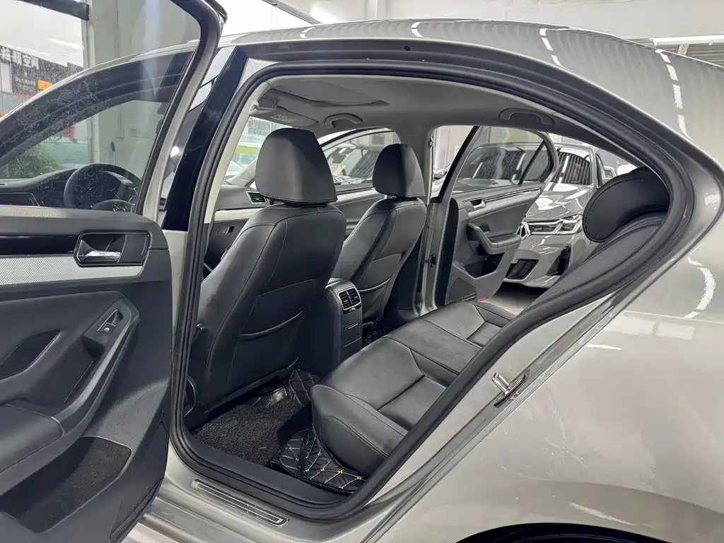 Volkswagen Sagitar — миниатюра 10