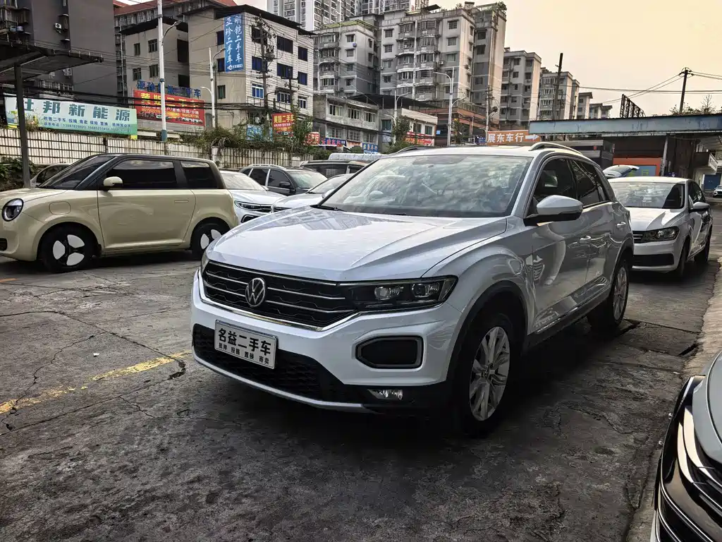 Volkswagen T-Roc — миниатюра 2