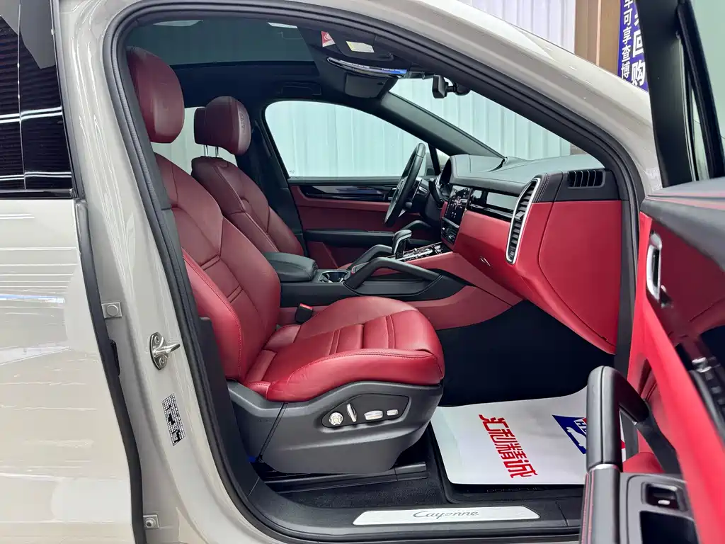 Porsche Cayenne — миниатюра 18