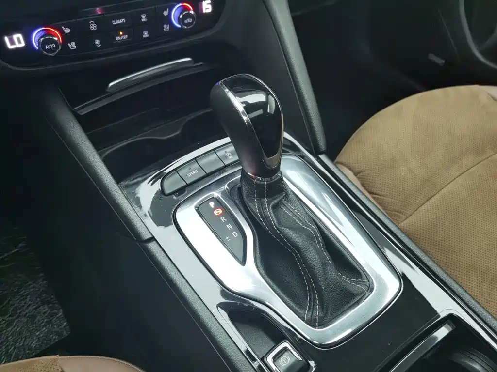 Buick Regal — миниатюра 13