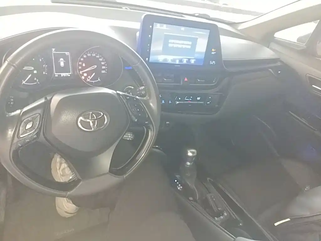 Toyota IZOA — миниатюра 10