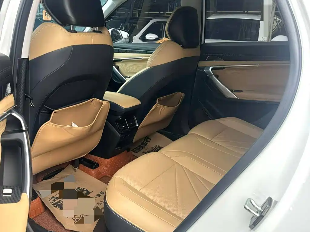 Geely Boyue L — миниатюра 5
