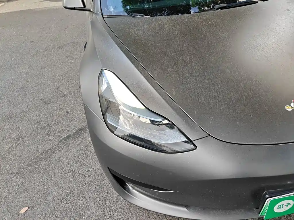 Tesla Model 3 — миниатюра 7