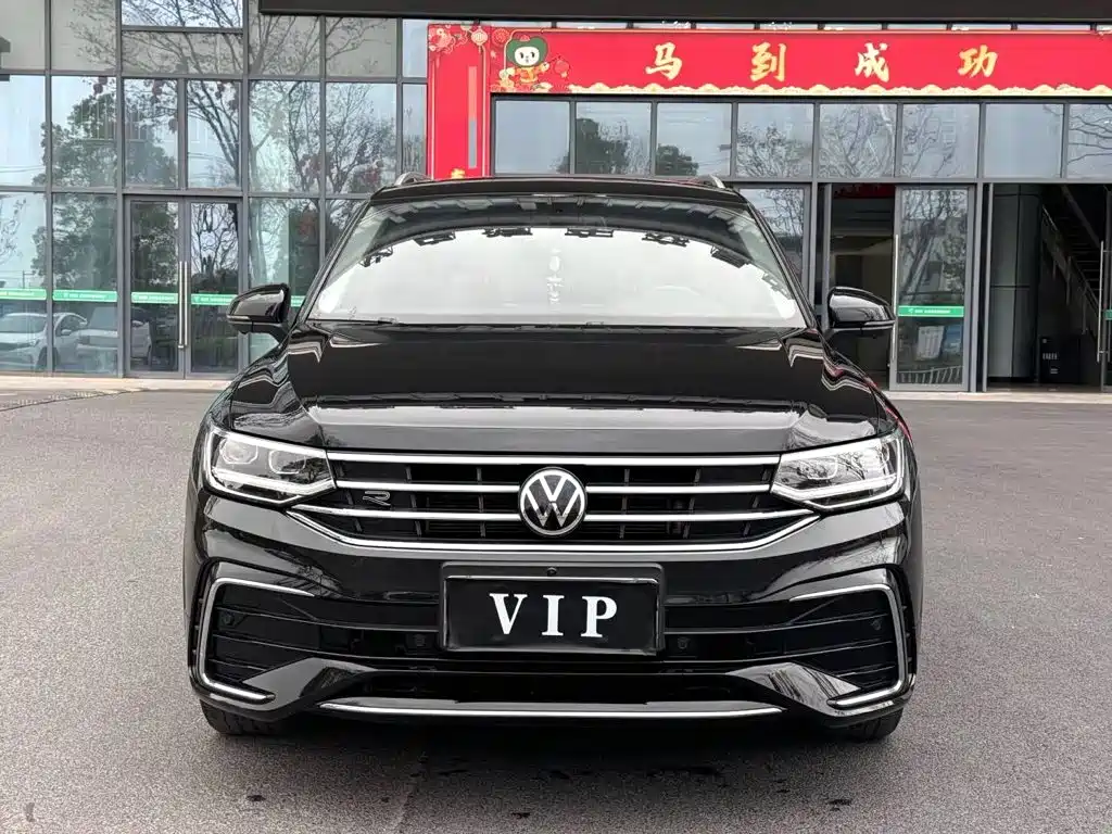 Volkswagen Tiguan L — миниатюра 2