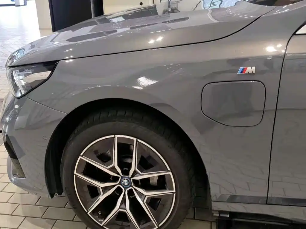 BMW i5 — миниатюра 7