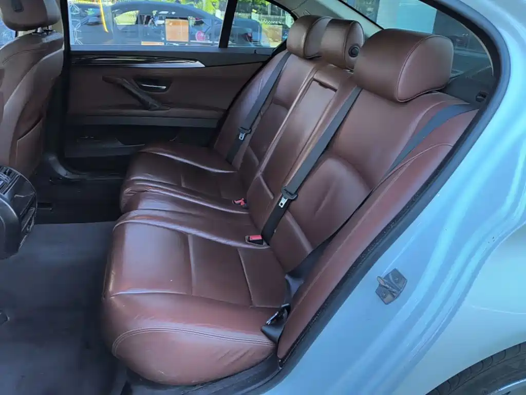 BMW 5 Series — миниатюра 15