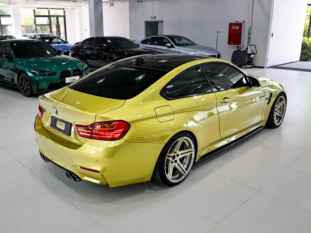 BMW M4 — миниатюра 6
