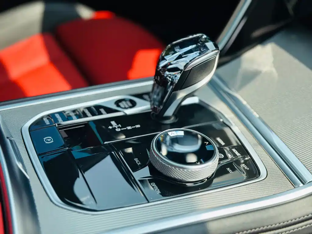 BMW 8 Series — миниатюра 13