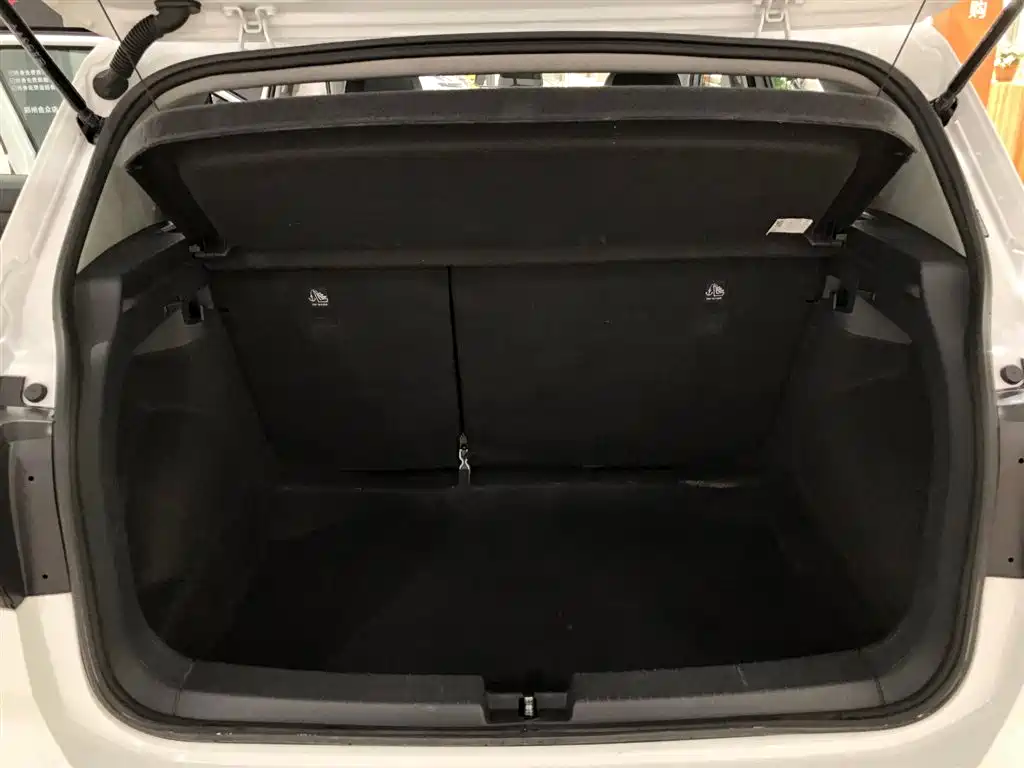 VOLKSWAGEN EXPLORING THE SHADOW