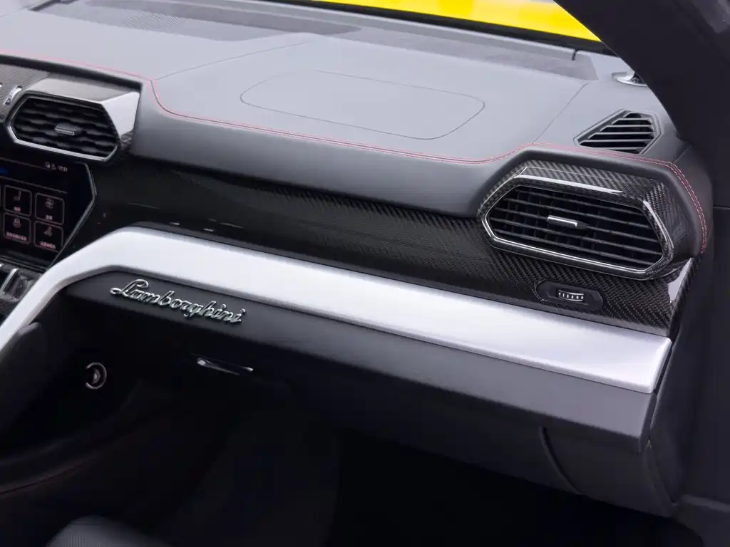 Lamborghini Urus — миниатюра 24