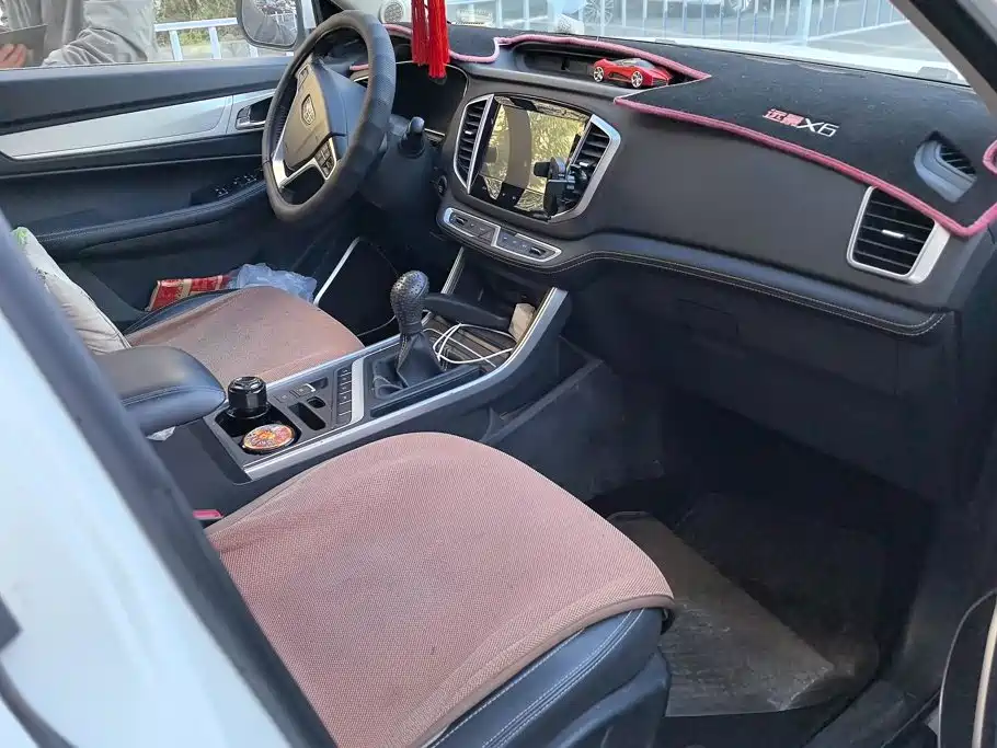 Geely Vision X6 — миниатюра 8