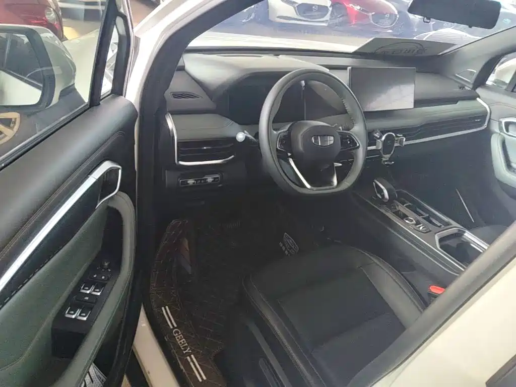 Geely Haoyue L — миниатюра 16