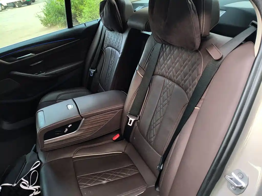 BMW 5 Series New Energy — миниатюра 15