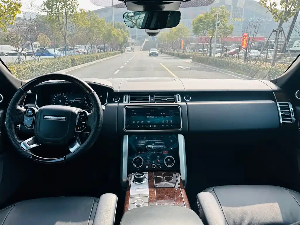 Land Rover Range Rover — миниатюра 5