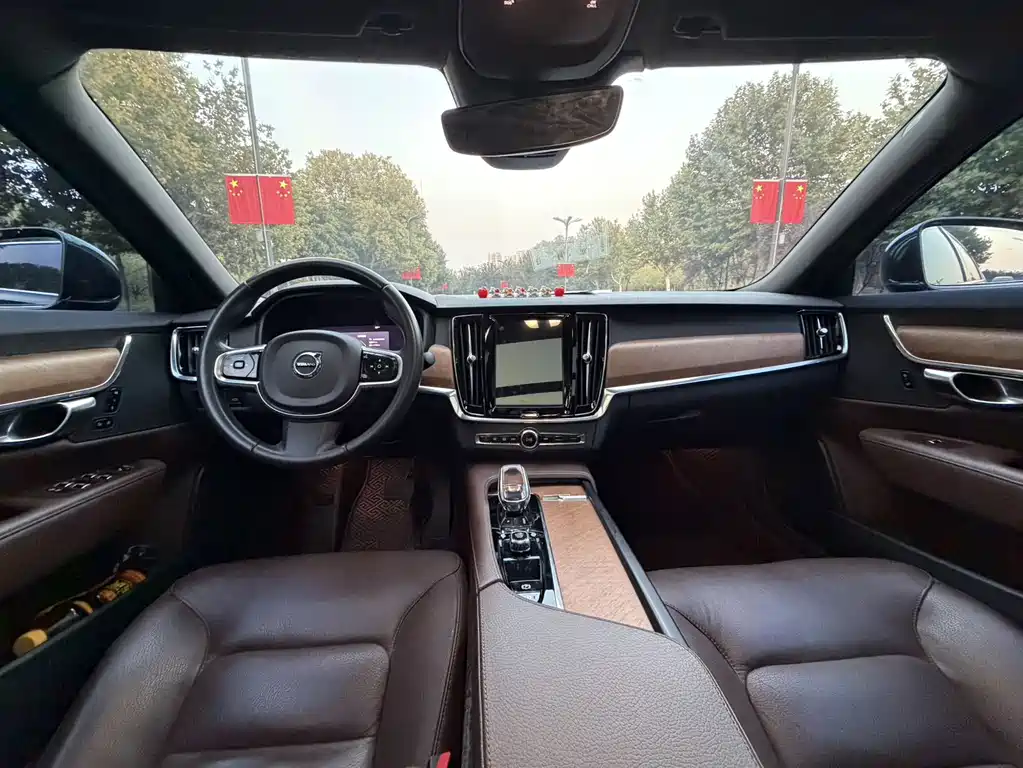 Volvo S90 — миниатюра 5