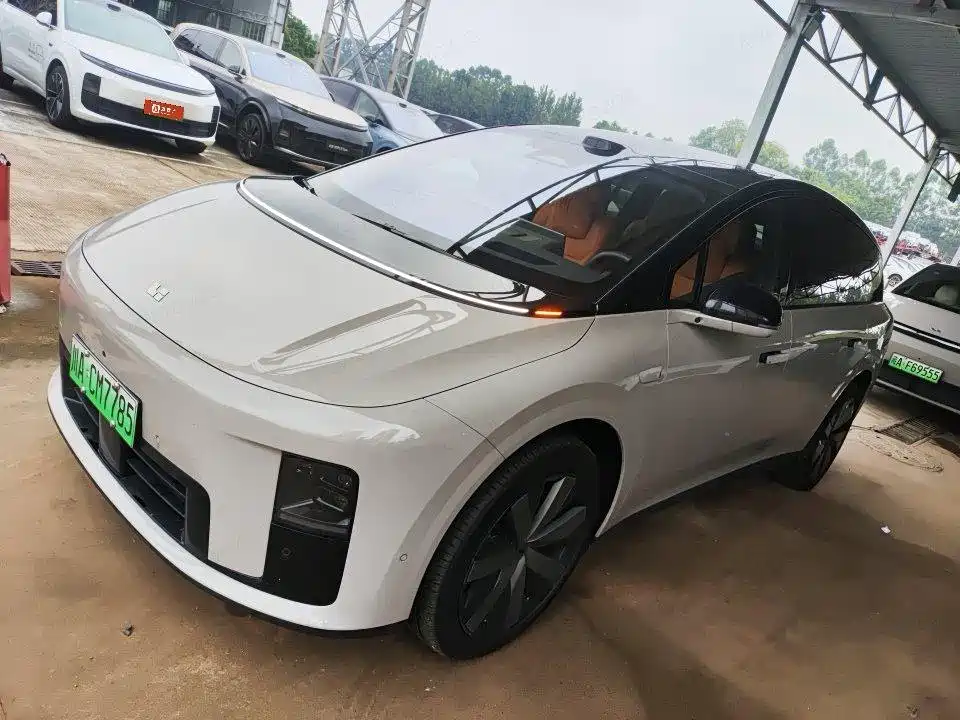 Li Auto Li i8