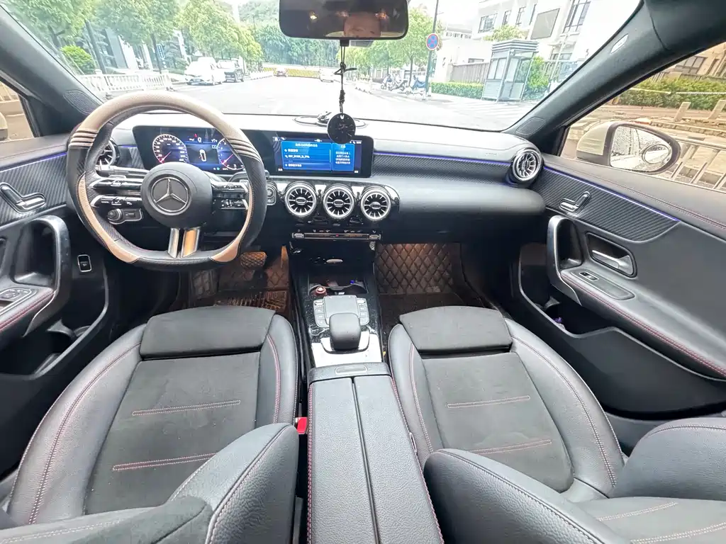 Mercedes-Benz A-Class A 2024 A 200 L Fashion