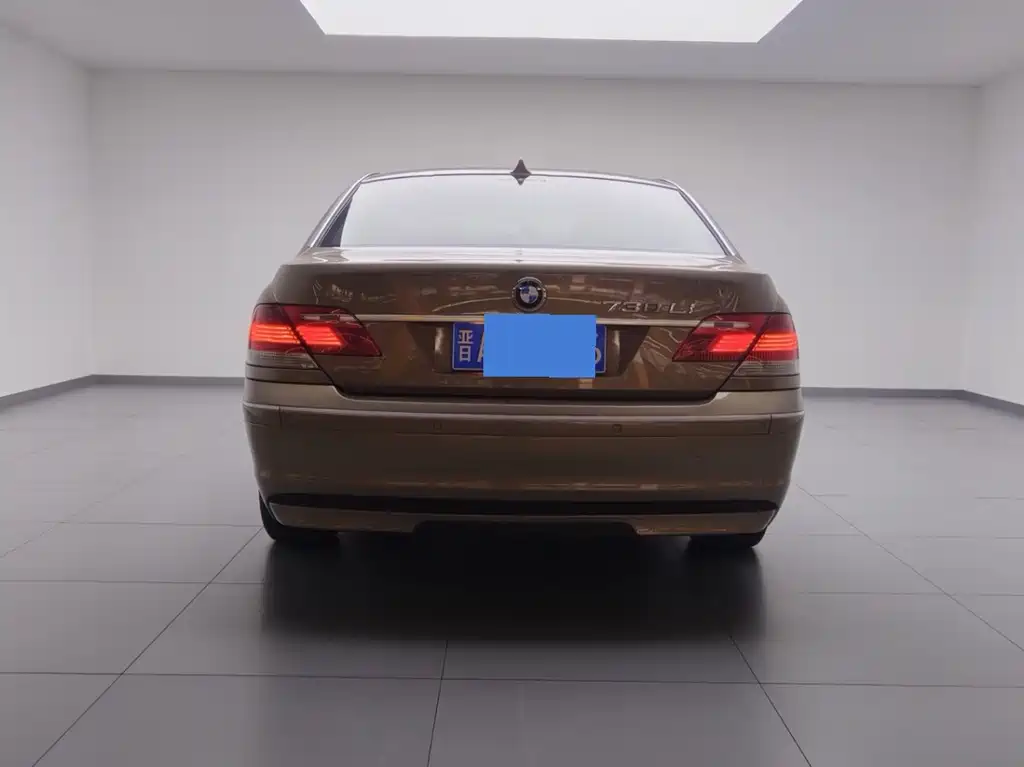 BMW 7 Series — миниатюра 5