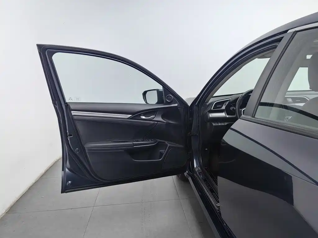 Honda Civic — миниатюра 8