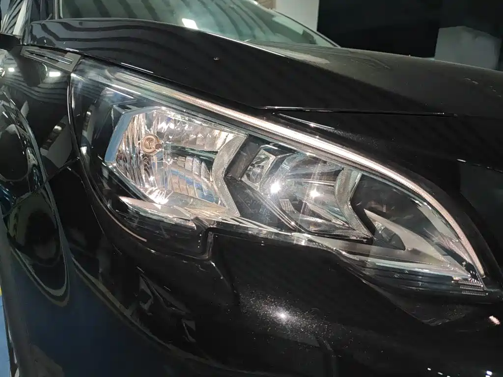 Peugeot 5008 — миниатюра 7