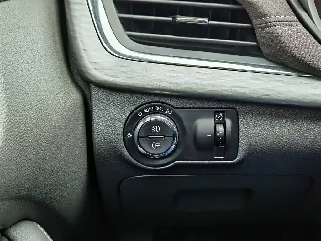Chevrolet Malibu — миниатюра 21