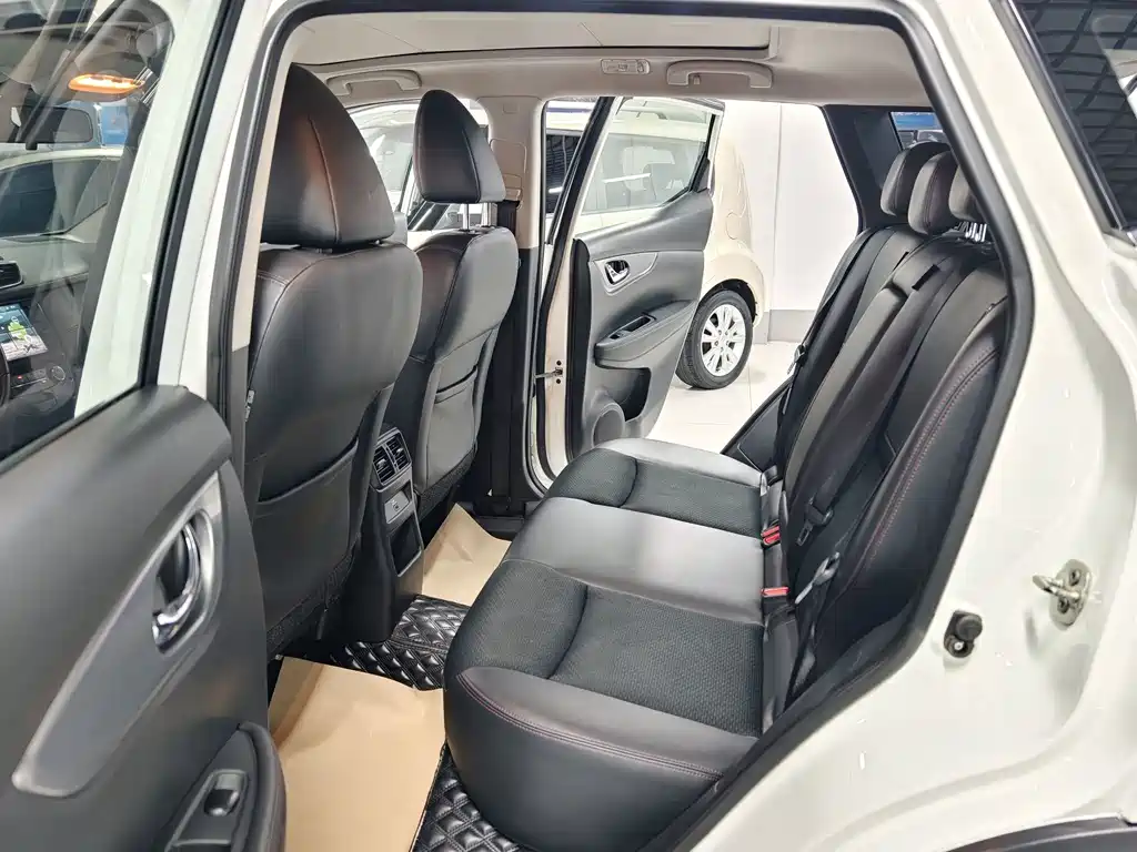 Nissan Qashqai — миниатюра 6