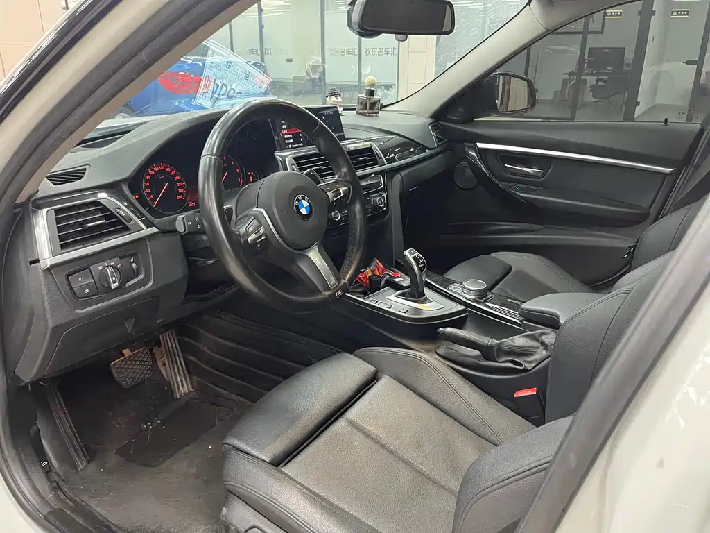 BMW 3 Series — миниатюра 2