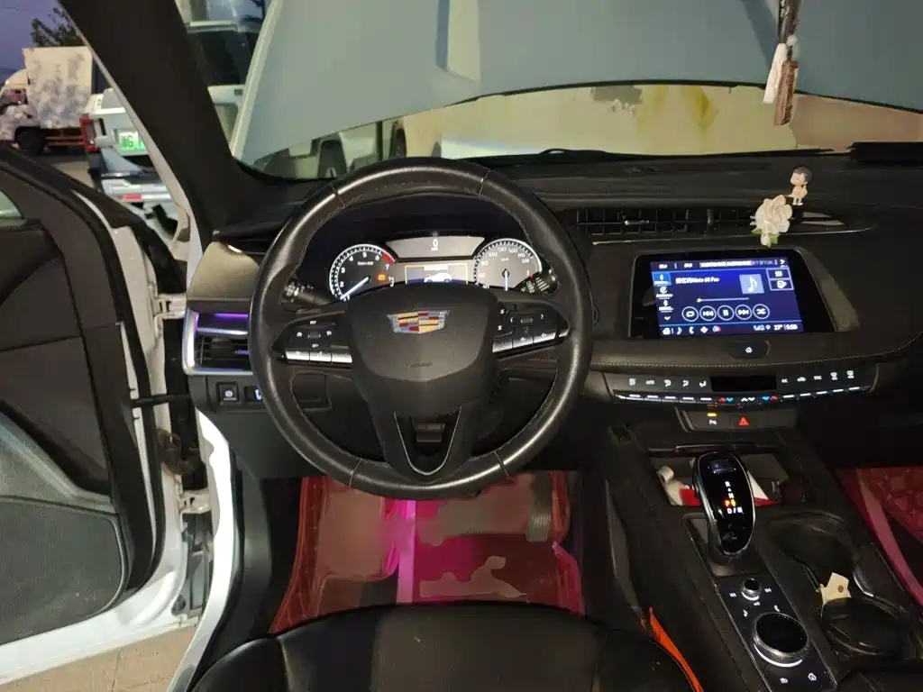 Cadillac XT4 — миниатюра 3