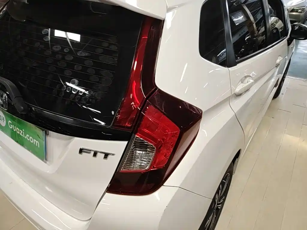 Honda Fit — миниатюра 8