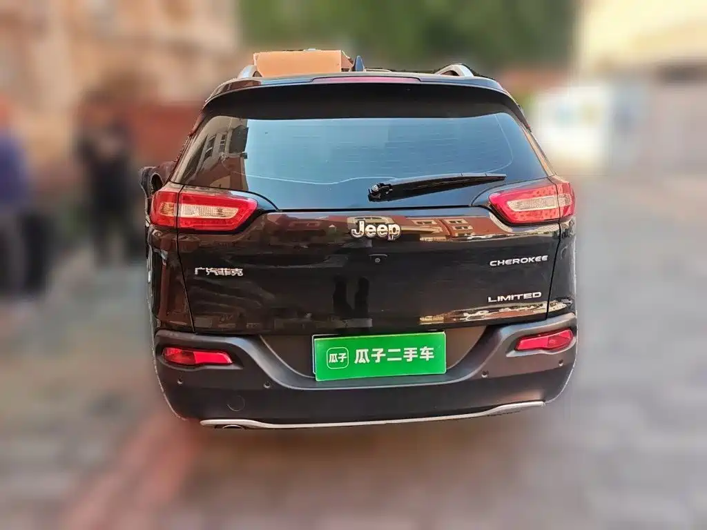 Jeep Cherokee — миниатюра 3