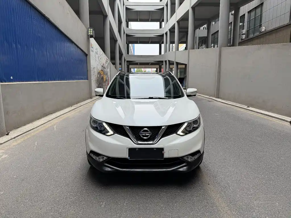 Nissan Qashqai 2016 2.0L CVT Luxury