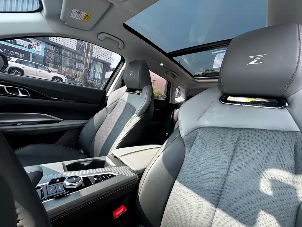 CHANGAN CHANGAN AUCHAN Z6