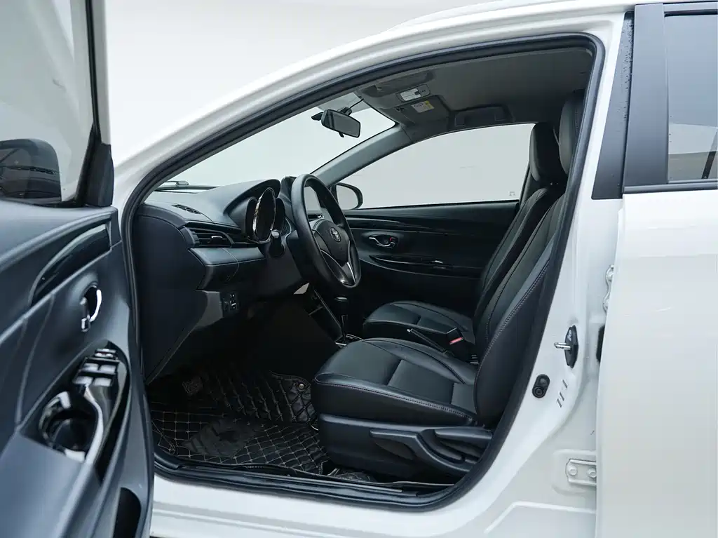 TOYOTA YARIS L ZHIXUAN