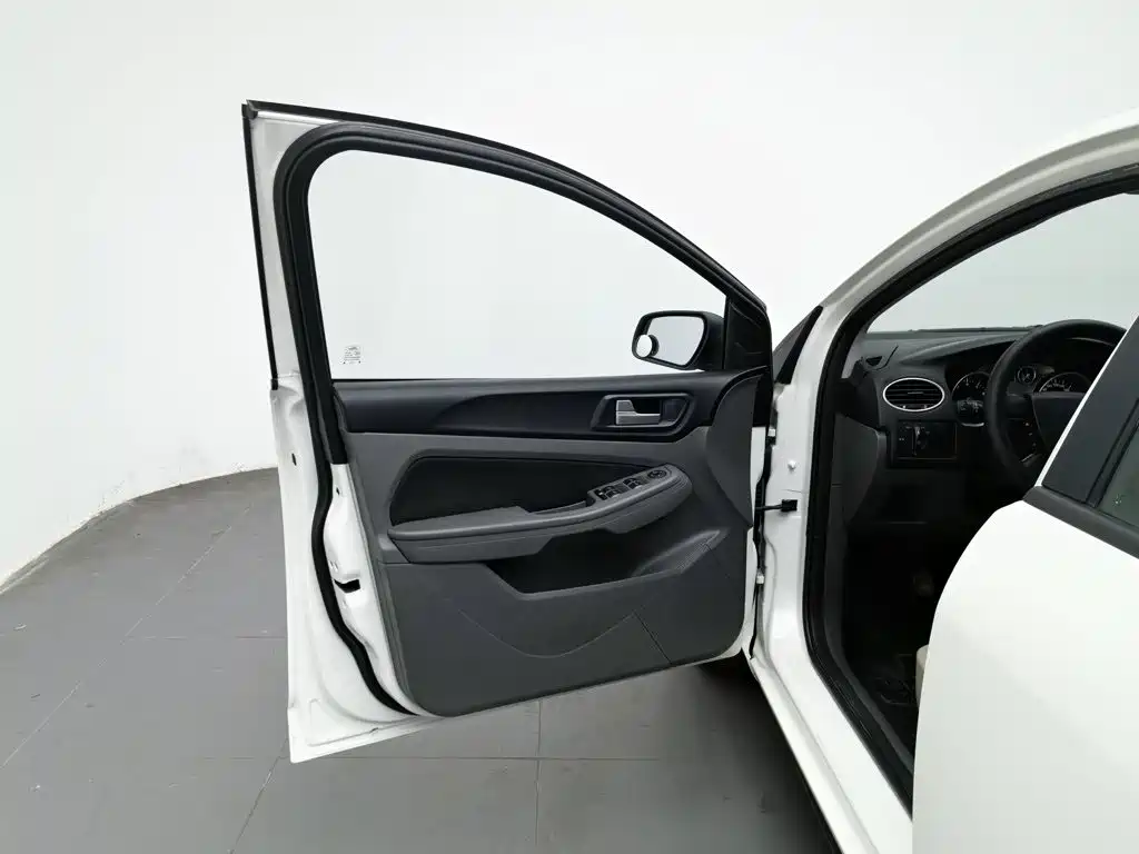 Ford Focus — миниатюра 8